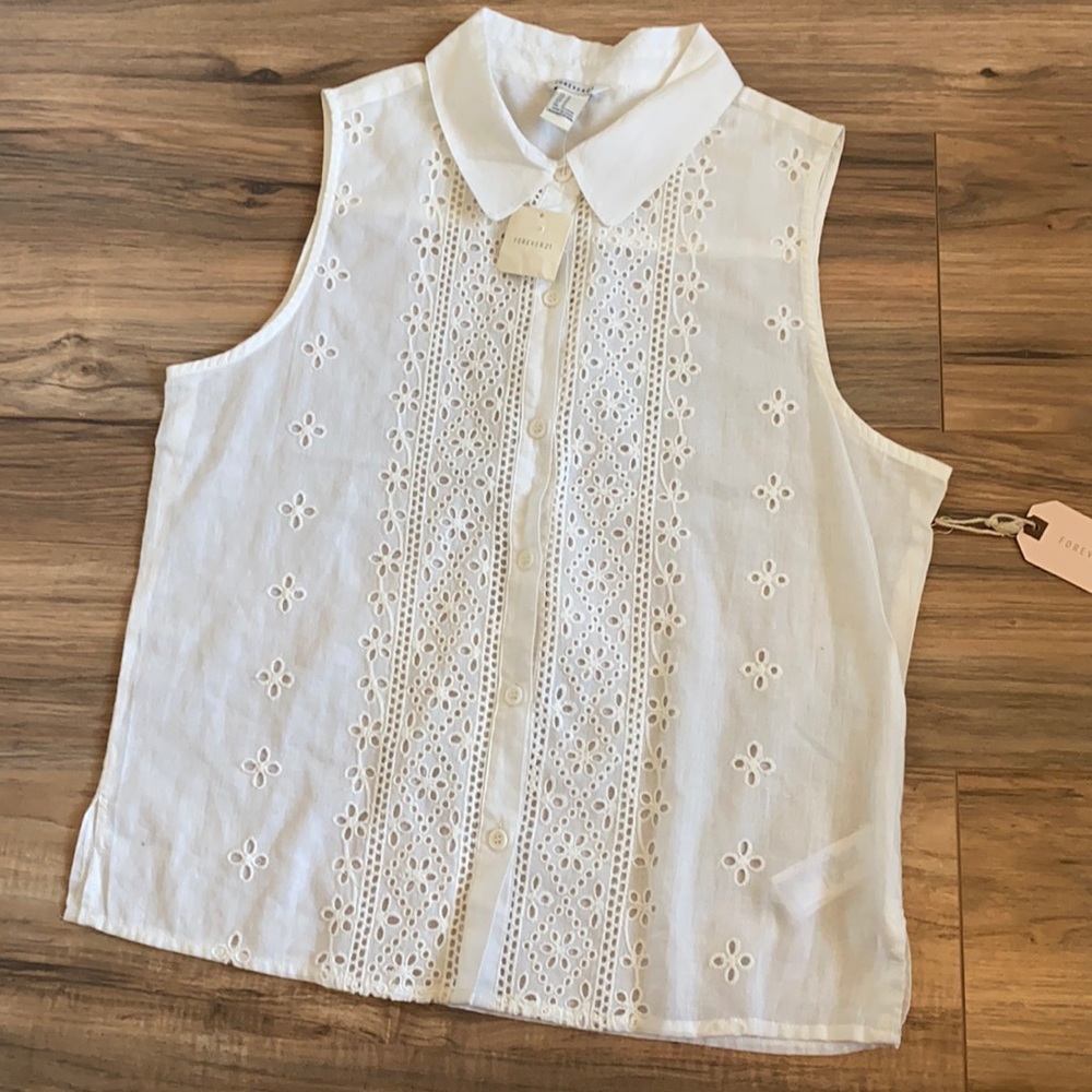 New Forever21 White Top Size Juniors M